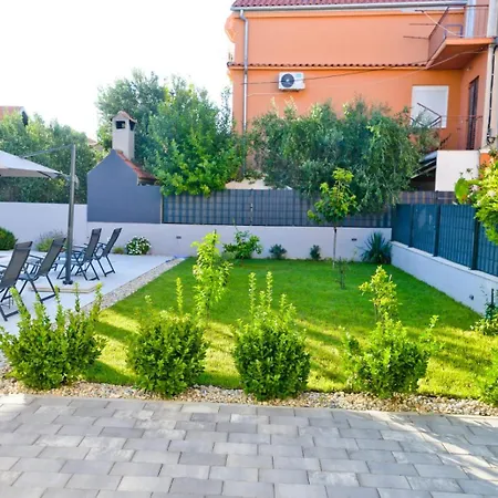 House Vito زادار